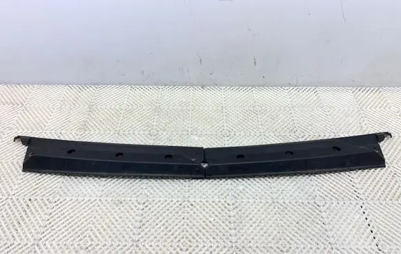 Iveco Daily 6th gen Wiper trim 5801951075