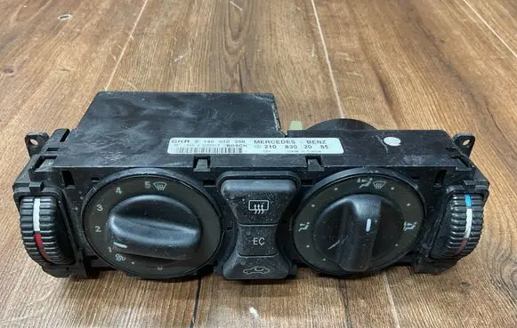 Mercedes-Benz E W210 Climate control unit 2108302085