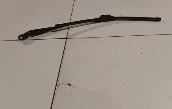 Skoda Roomster (5J) Front wiper blade arm 