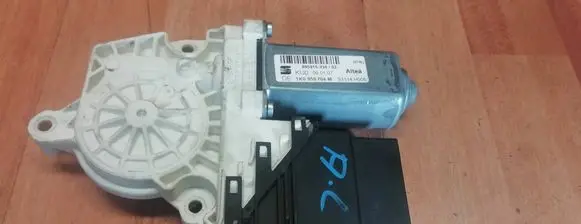 Rear door window regulator motor