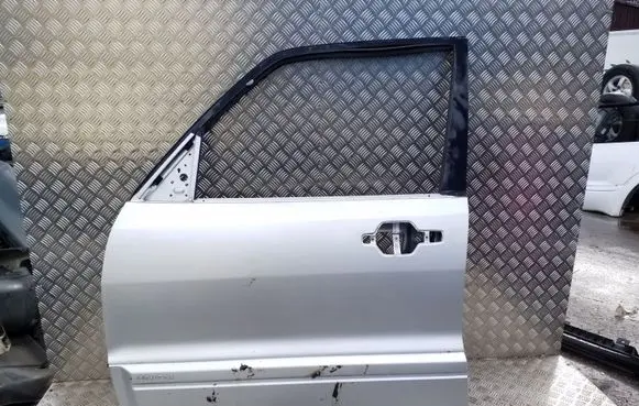 Mitsubishi Pajero Front door