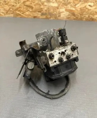 Volkswagen PASSAT B5.5 ABS Pump ESP0124C