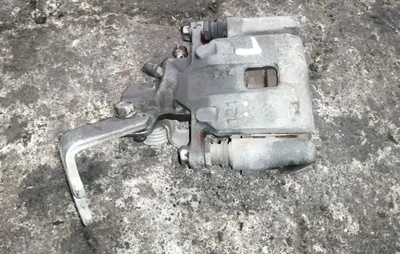 Mazda CX-3 Rear brake caliper