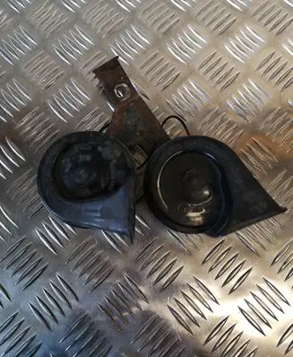 Peugeot 5008 Horn signal 703881157 A048466 A046466