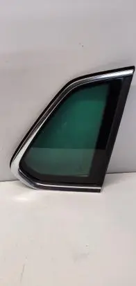 Volkswagen Tiguan Rear side window 5NA845042P