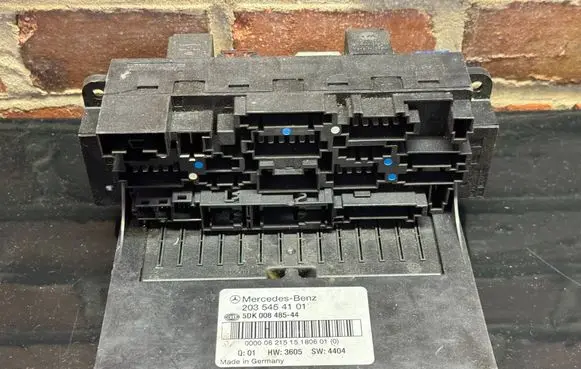 Mercedes-Benz C W203 Fuse module 2035454101 5DK00848544