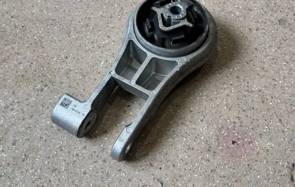 BMW X1 U11 Engine mount vacuum valve 9894728