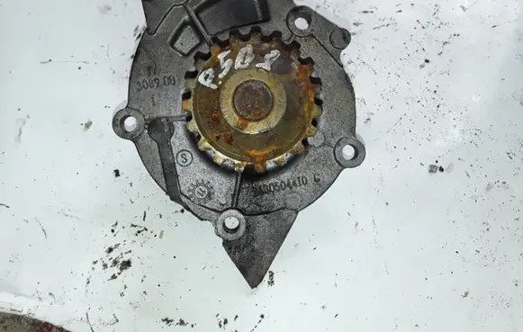 Peugeot 508 Water pump 9630504410