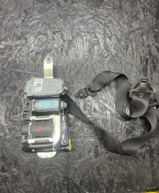 Mercedes-Benz E W212 Front seatbelt 610500500 010R0000 BAMPT1273
