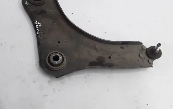Renault Fluence Front lower control arm/wishbone 5A5018194R