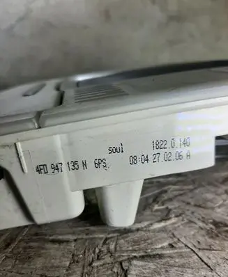Audi A6 S6 C6 4F Front seat light 4F0951177 4F0910177 4F0947135