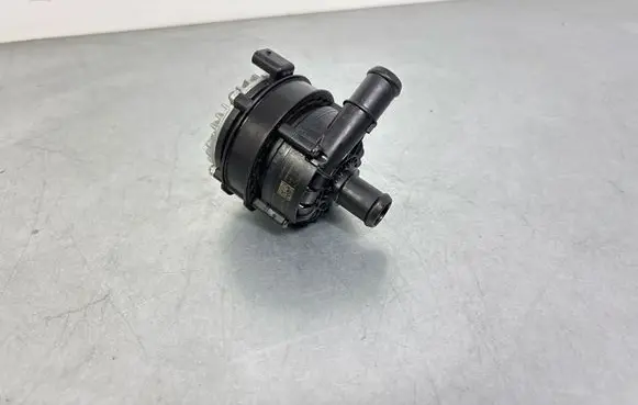 Volkswagen PASSAT B9 Electric auxiliary coolant/water pump 3WA965567