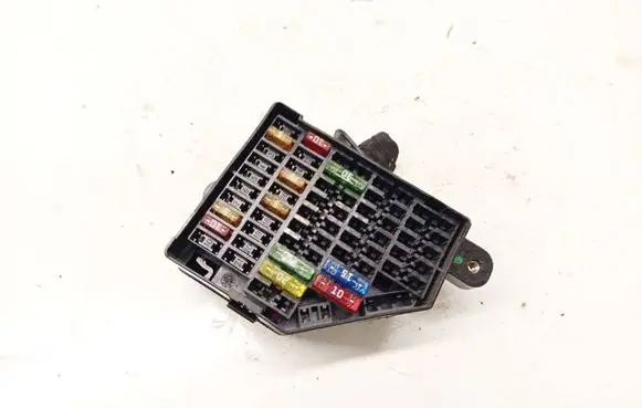 Volkswagen PASSAT B6 Fuse box set 