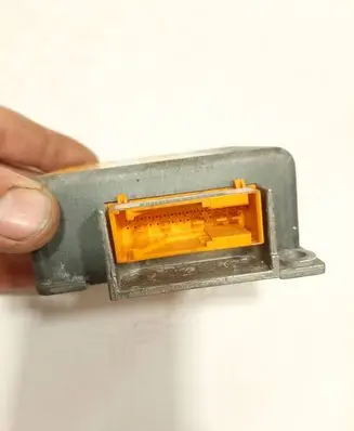 Mercedes-Benz C W202 Airbag control unit/module 0008209726 0285001088