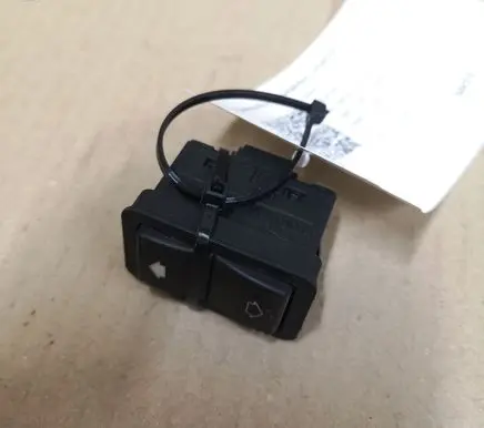 BMW 5 E39 Electric window control switch 8368974