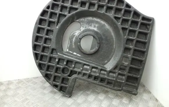 Skoda Yeti (5L) Spare wheel section trim 5L6863957B
