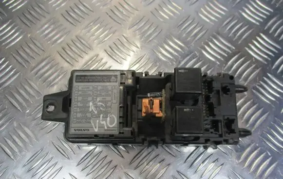 Volvo S40, V40 Fuse box set 30889989