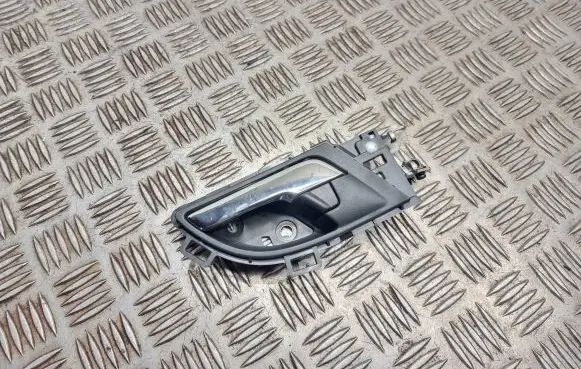 Honda CR-V Rear door interior handle 43711