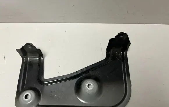 BMW X7 G07 Fender mounting bracket 7418220