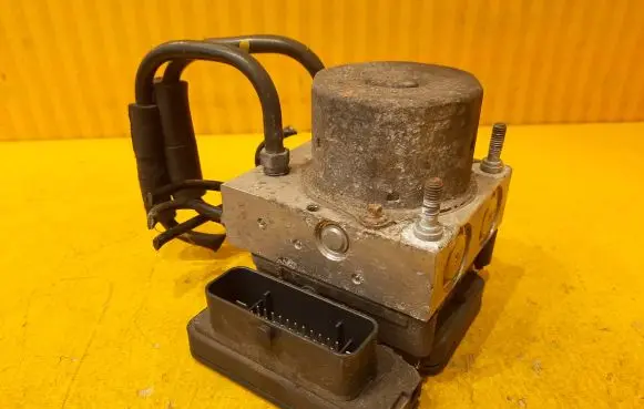 Mercedes-Benz B W246 W242 ABS Pump A0084317512