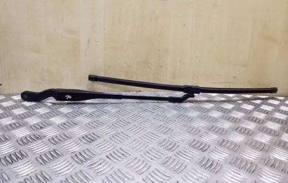 Mercedes-Benz CLS C219 Front wiper blade arm A2118200844