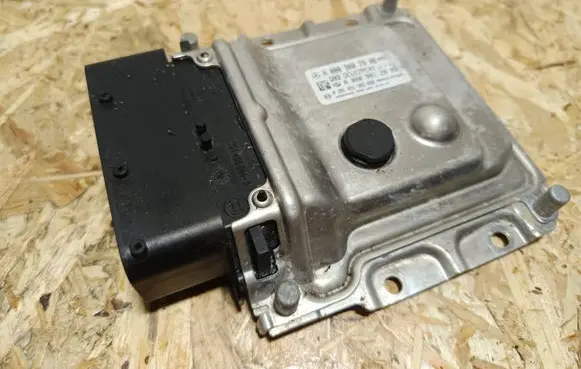 Mercedes-Benz E W212 Other control units/modules A0009007006 0281031383 A0009012003