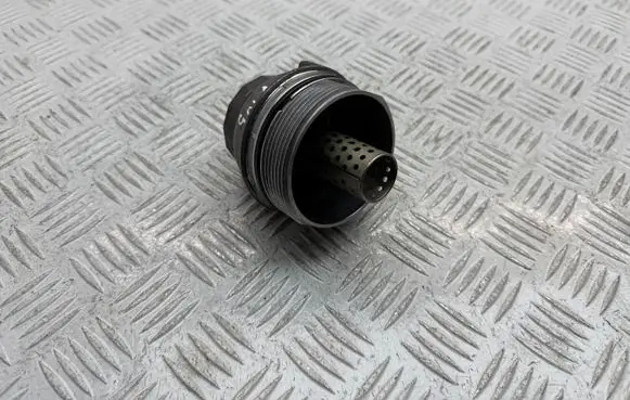 Toyota Corolla Verso AR10 Oil filter cover 156200R011