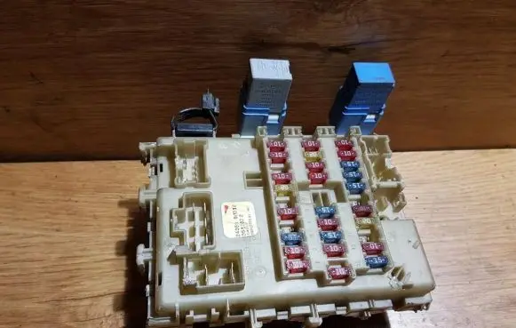 Nissan Almera N16 Fuse box set 243505M310