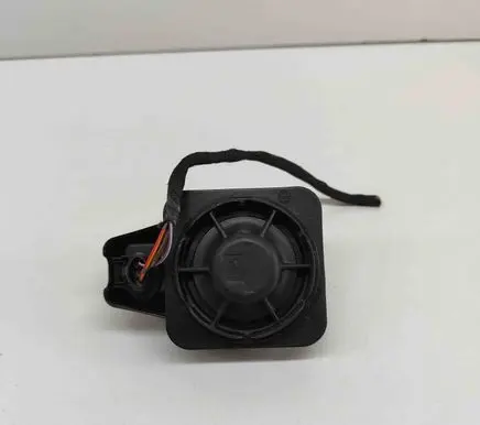 Volkswagen Golf VII Alarm system siren 28257494 5Q0951605