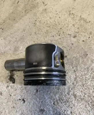 Skoda Octavia Mk2 (1Z) Piston 079147