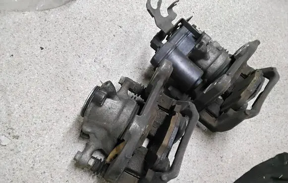 BMW 3 G20 G21 Rear brake caliper A002A334 345370