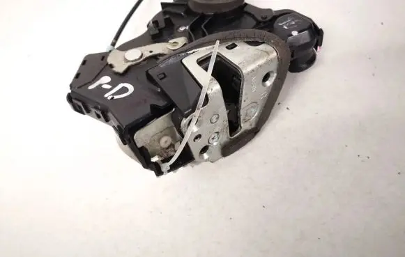 Toyota Hilux (AN10, AN20, AN30) Front door lock