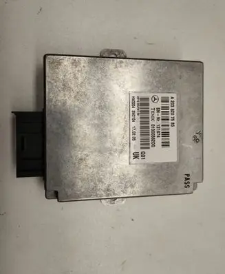 Mercedes-Benz CLS C219 Comfort/convenience module A2038207585