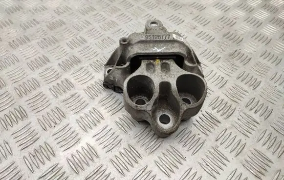 Opel Mokka Engine mount bracket 95128777