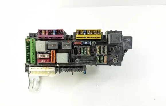 Mercedes-Benz E C207 W207 Fuse module 168298 1670660