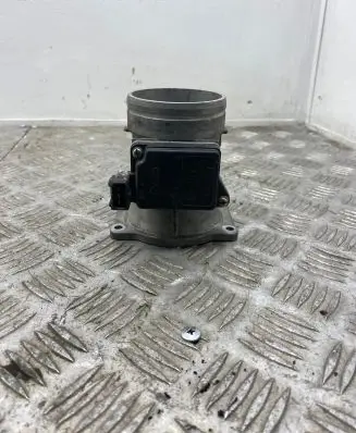 Audi A4 S4 B5 8D Mass air flow meter 037906461B AFH6010A