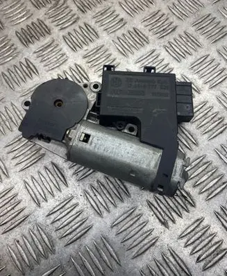 BMW 5 E39 Sunroof motor/actuator 67618377939 115852