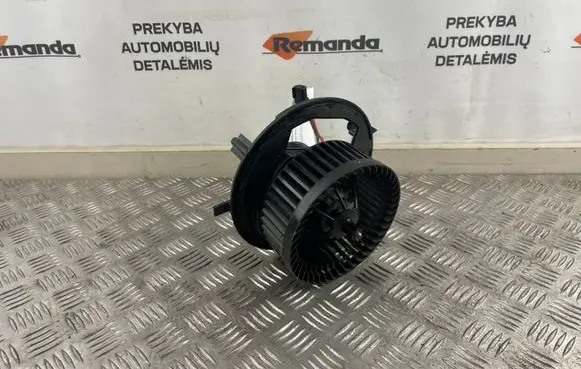 Volkswagen PASSAT B8 Heater fan/blower 3Q1819021A
