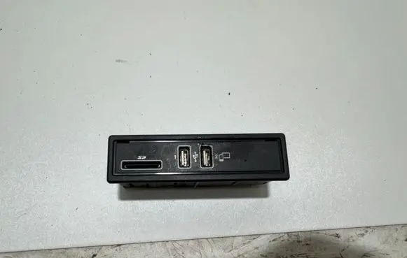 Mercedes-Benz GLC X253 C253 USB socket connector A2538206100