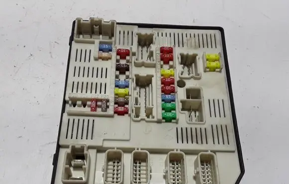 Renault Laguna III Fuse module 284B66744R