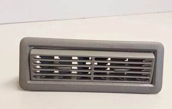 Opel Vivaro Air vent grill in roof 8200615839