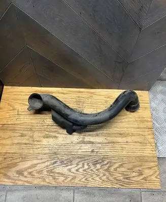 Air intake hose/pipe
