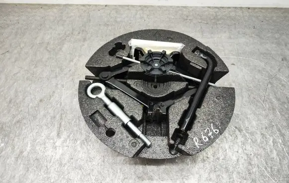 Volvo V70 Tool set 31362446