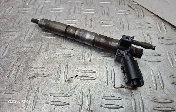 Fuel injector