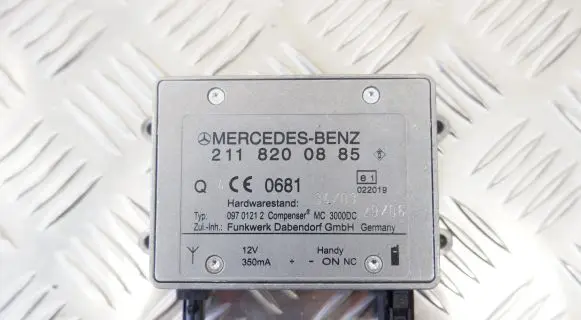 Mercedes-Benz GL X164 Antenna control unit 2118200885