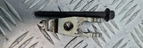 Ford Ranger Fuel Injector clamp holder