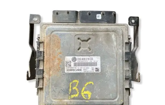 Volkswagen PASSAT B6 Engine control unit/module 03G906018CD