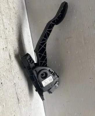 Volvo XC60 Accelerator throttle pedal 31329061