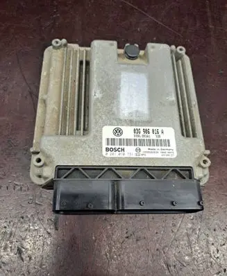 Volkswagen Touran I Engine control unit/module 03G906016A 0281010731 1039S02834