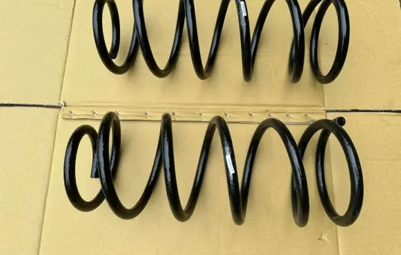 Nissan Patrol Y60 Front coil spring 5401020J00